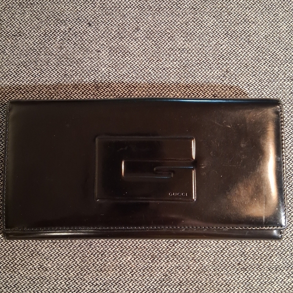 Gucci Handbags - Gucci Glossy Black Clutch